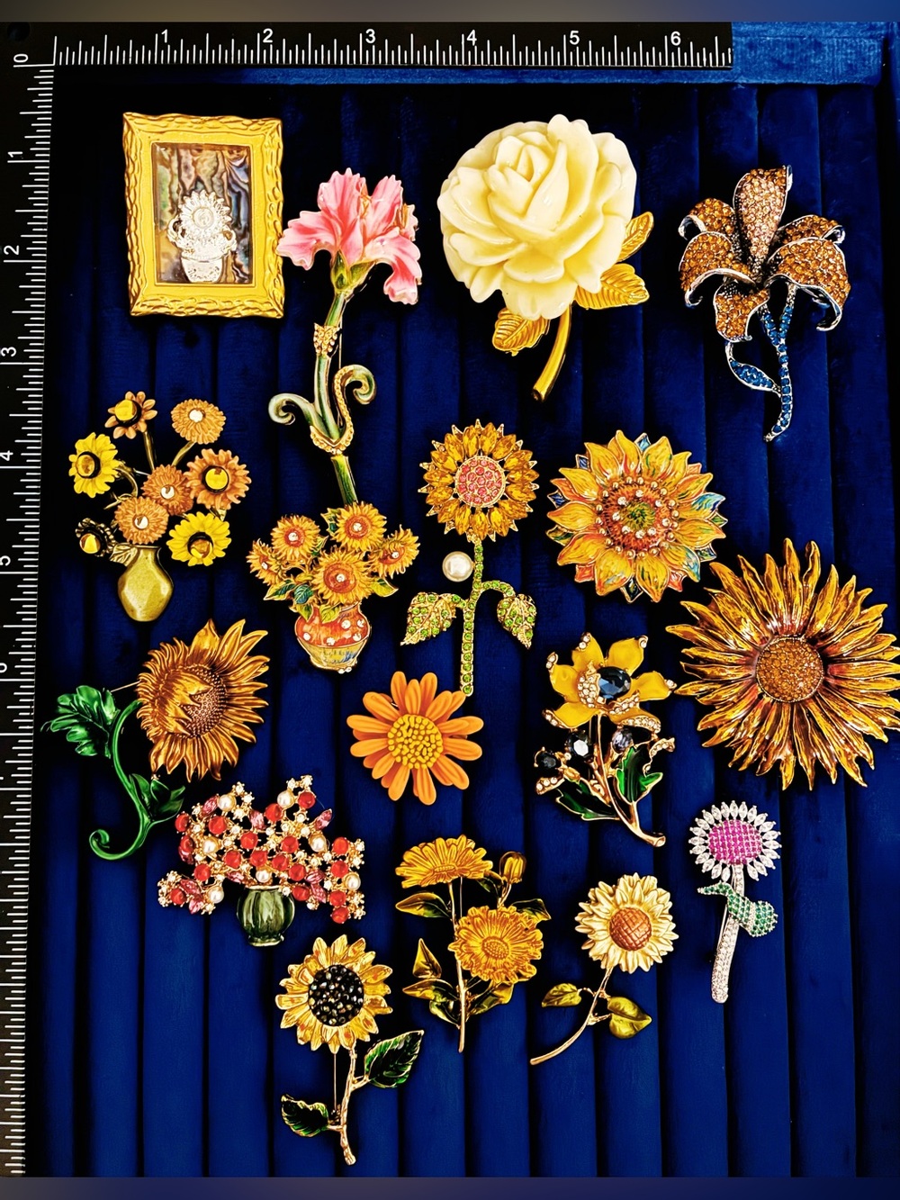 Lot of 17 Floral Brooches Sunflower Enamel Rhinestone Pins Crystal